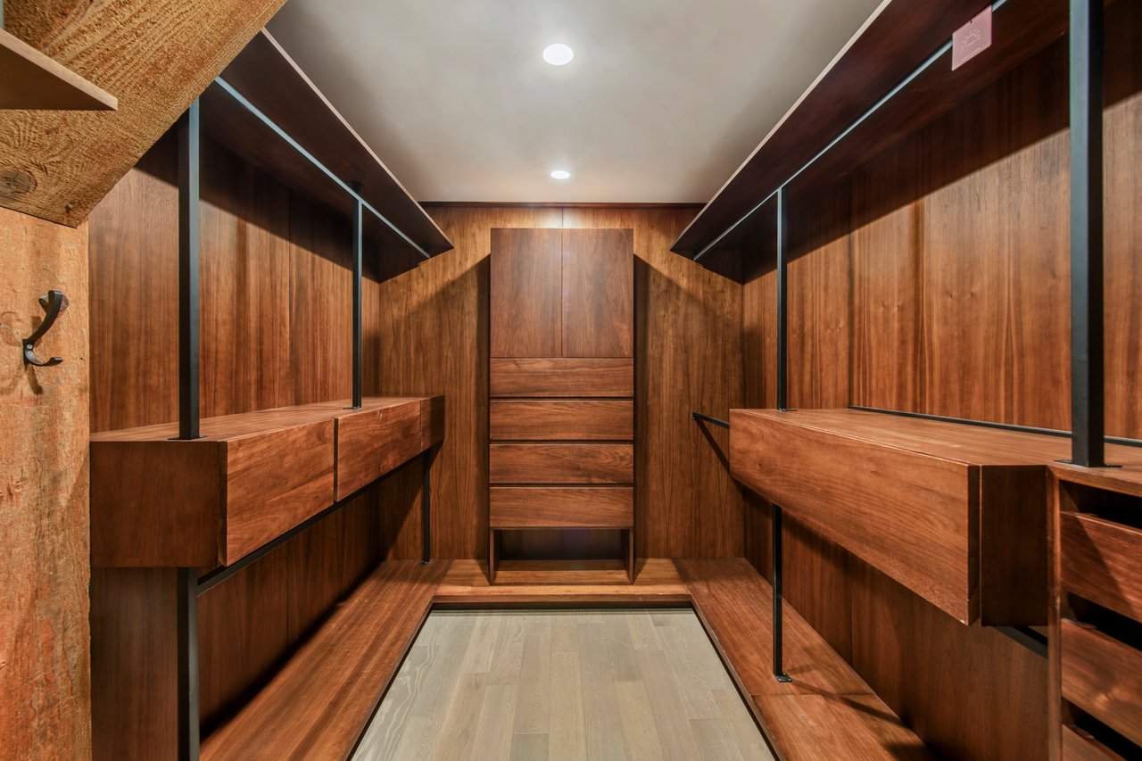 527 Molino St Unit: 202