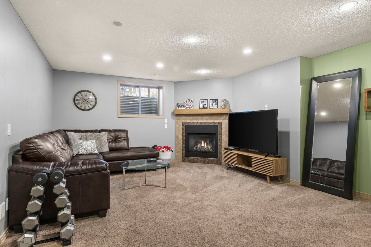 25 Tuscany Summit Terrace NW