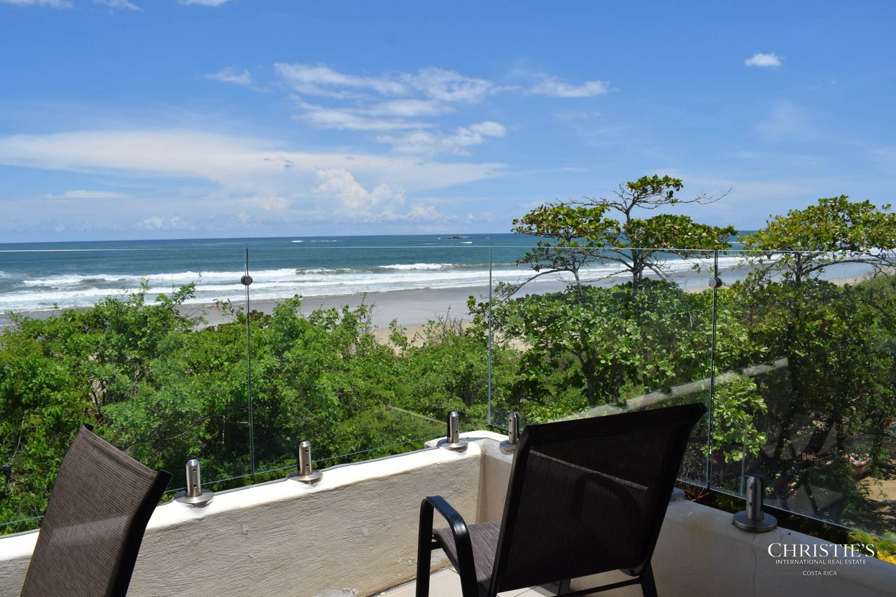 Hotel Las Tortugas - Legendary Beachfront Boutique Hotel