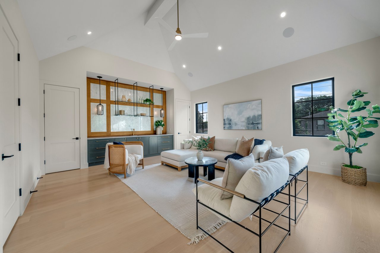 6809 Dalhart