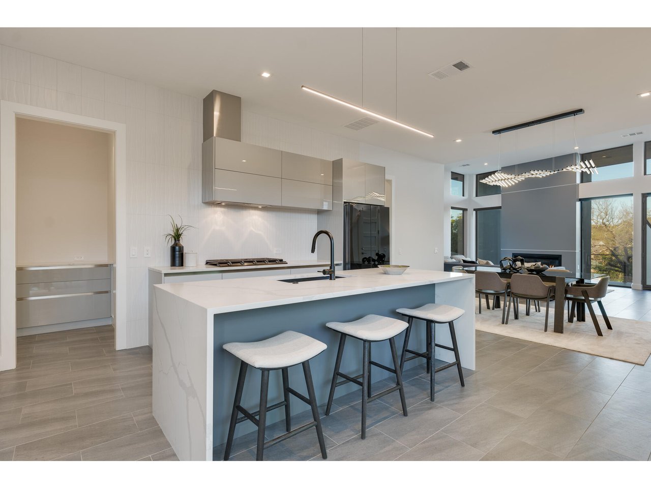 New Construction Luxury Lease in Central Austin with Guest House