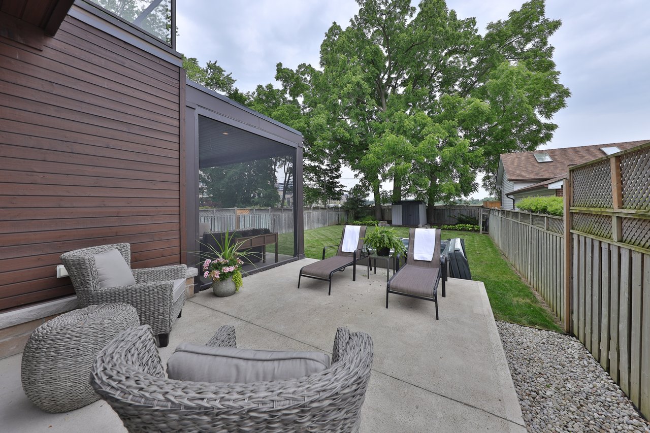 49 Pine Avenue S