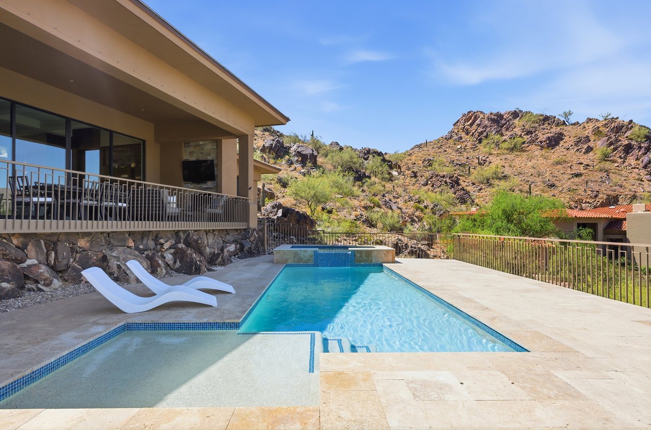 5411 E ROADRUNNER Road