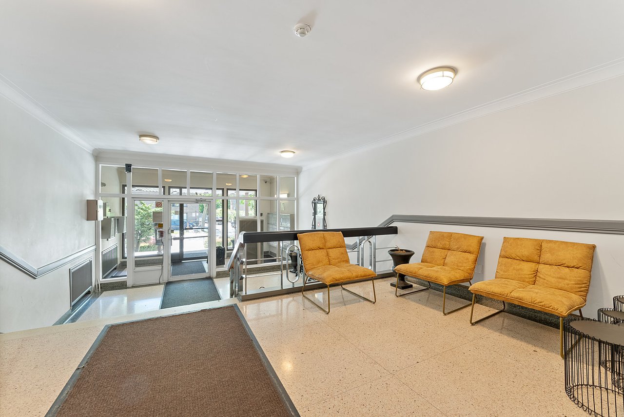 24 Shallmar Blvd Unit: 305