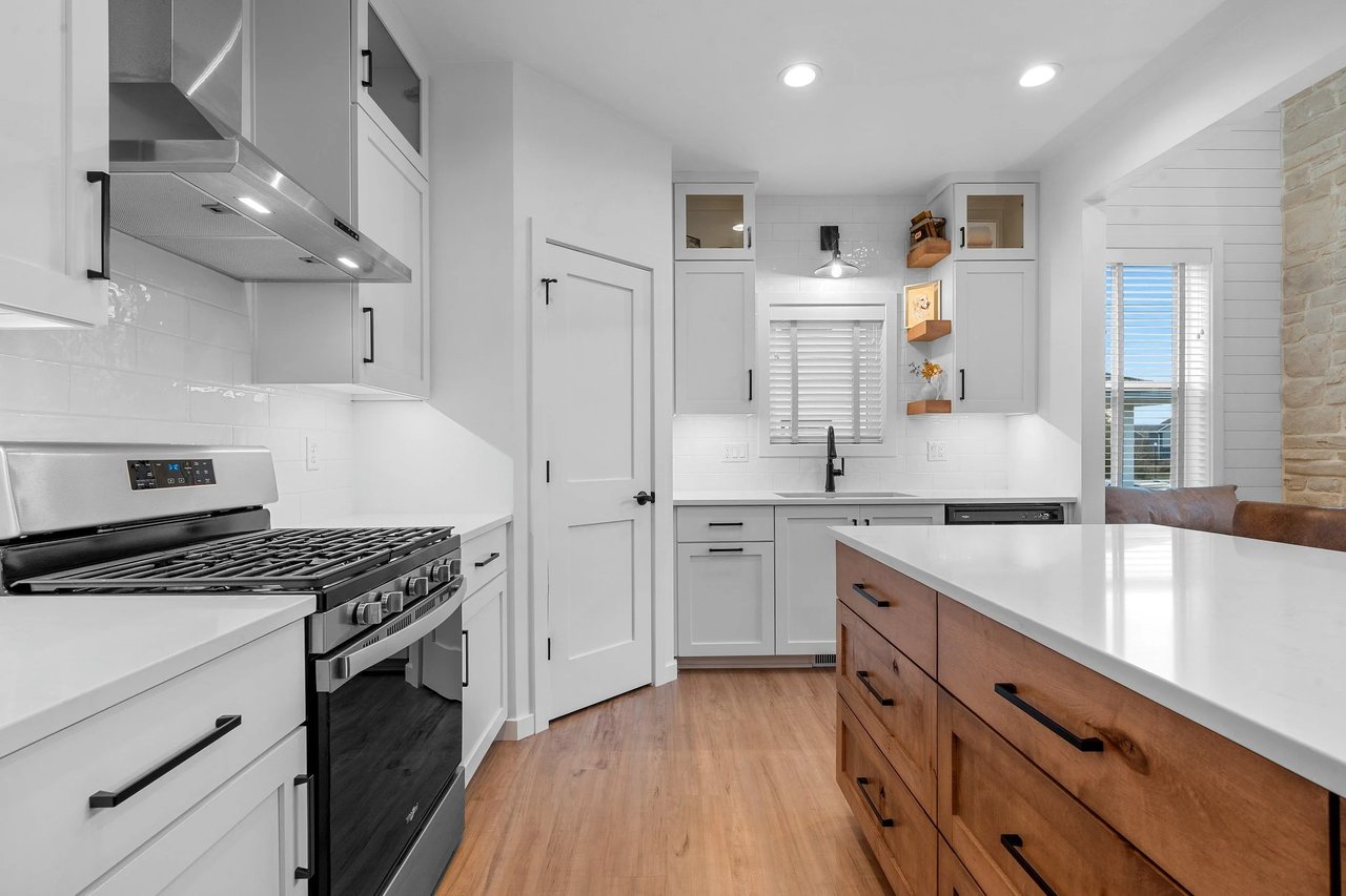 Ellis Hills - Howard Condo