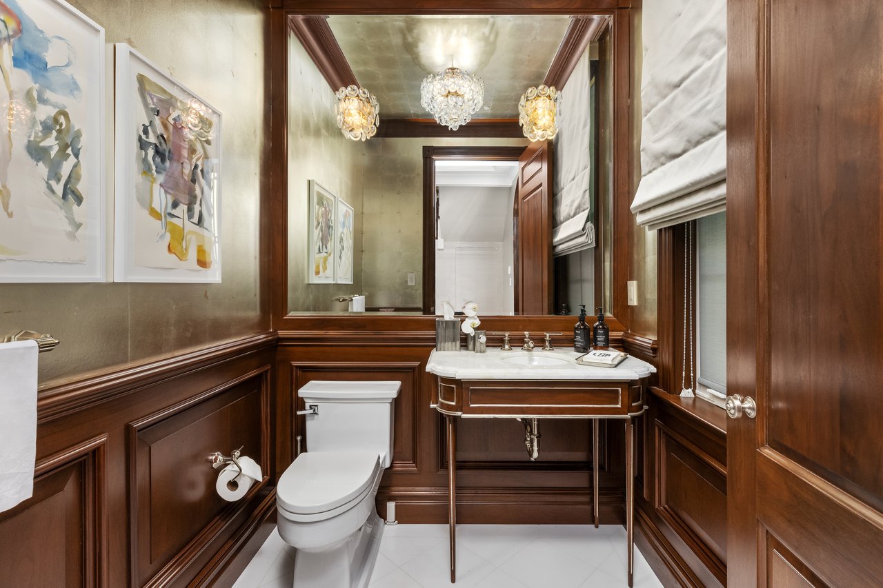 Georgian Waterfront Mansion on Everglades Island