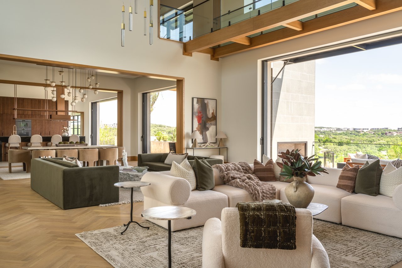 SPANISH OAKS ORGANIC MODERN