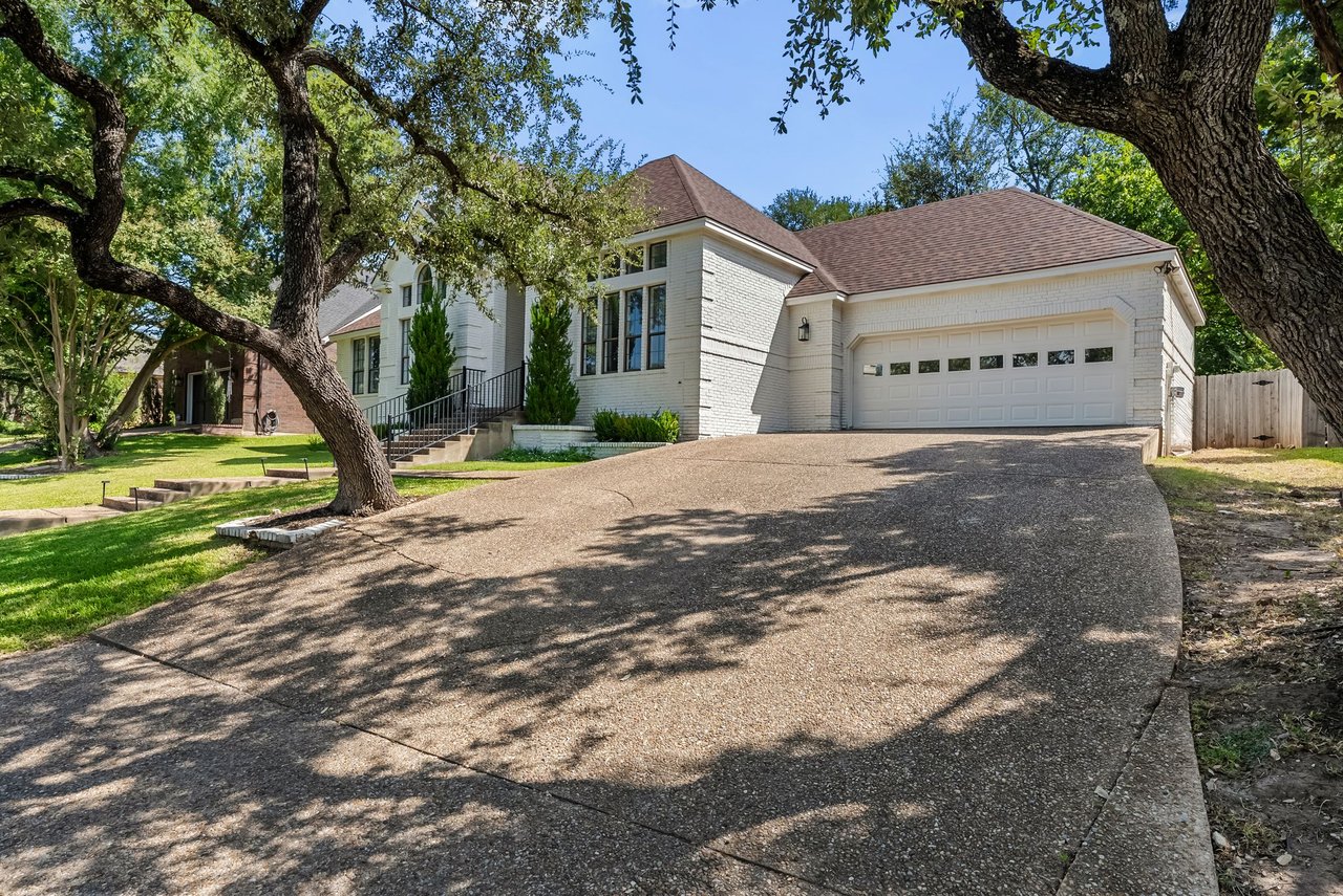 7302 Anaqua Dr