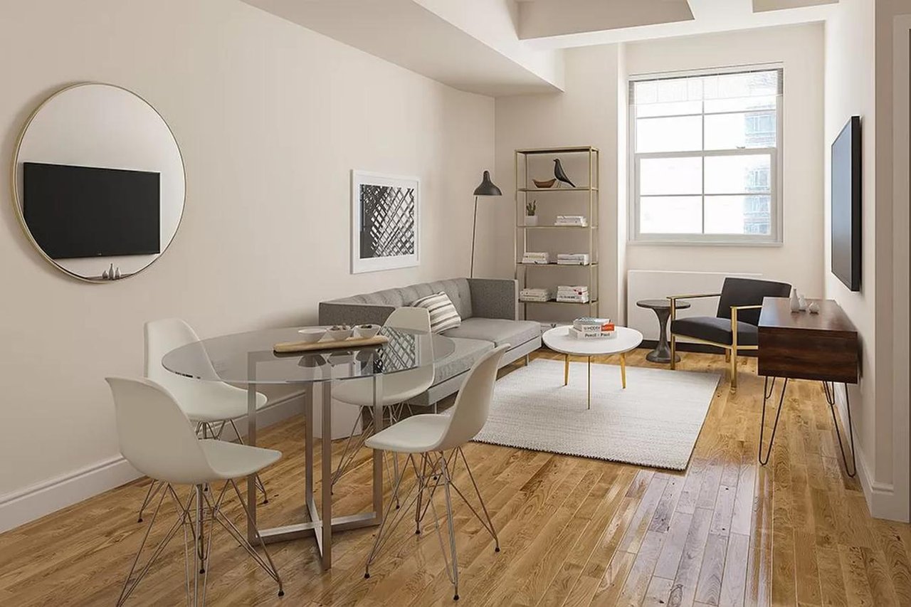 21 W St #23E