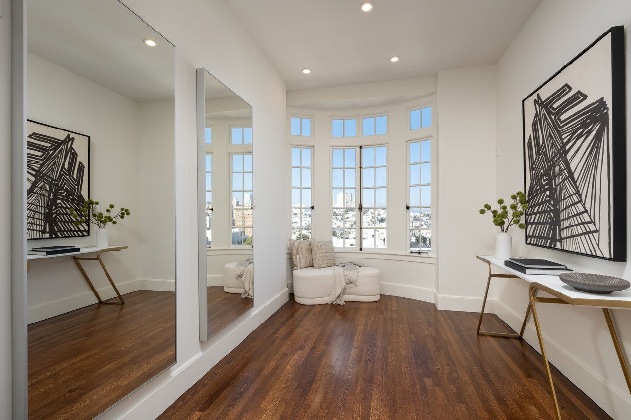Majestic Pacific Heights View Apartment