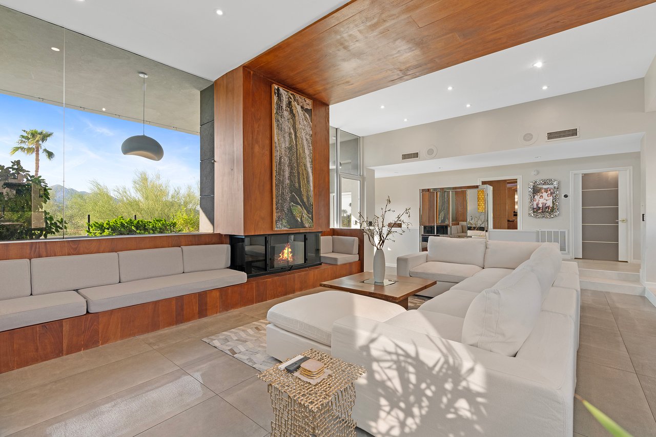 5905 N ECHO CANYON Lane