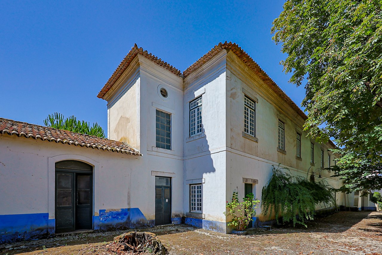Magnificent 17th-Century Palace with  76,400 m² Estate Near Coimbra