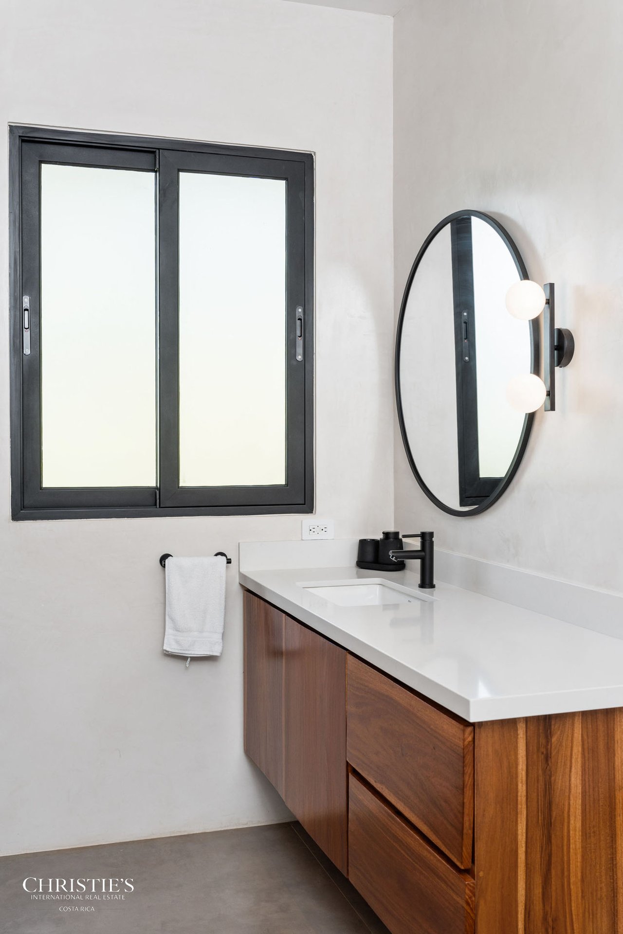 Casa Lola – Contemporary Beachside Oasis in Playa Grande