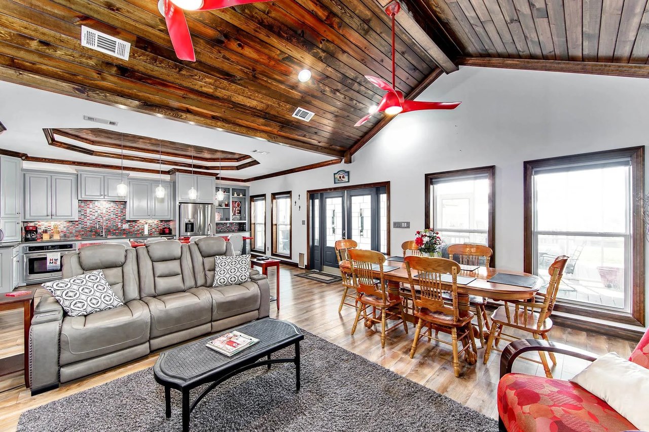187 Trout Ct