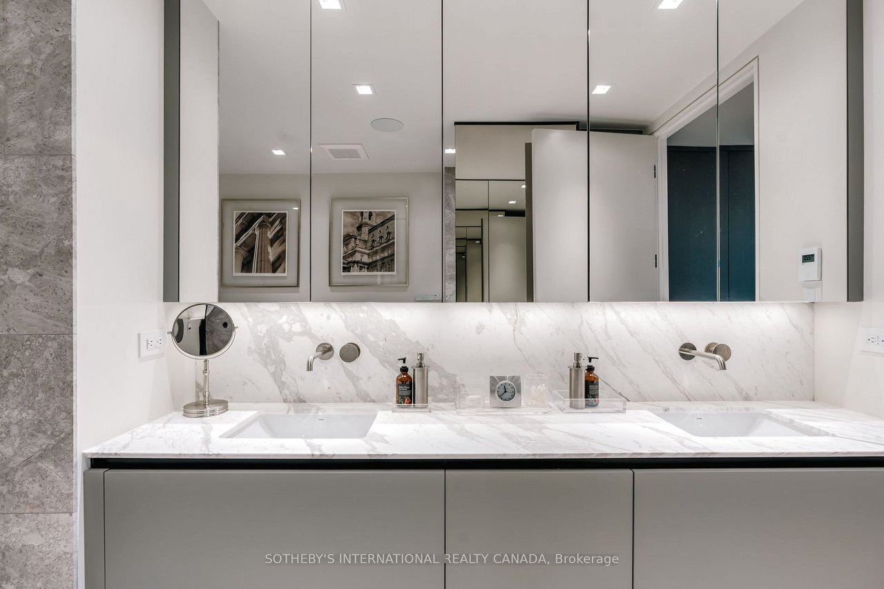 PERFECT SUITE IN YORKVILLE