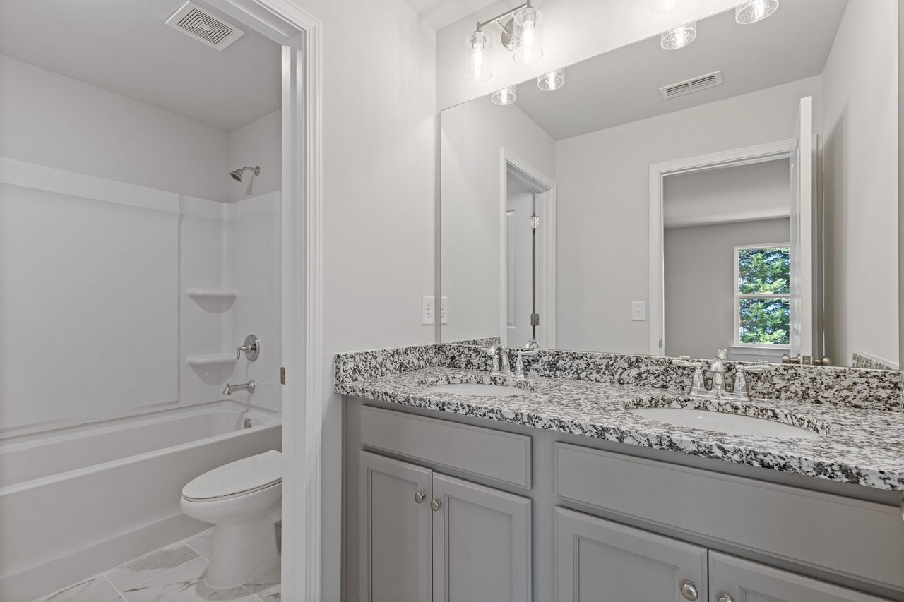 693 Shoals Trl