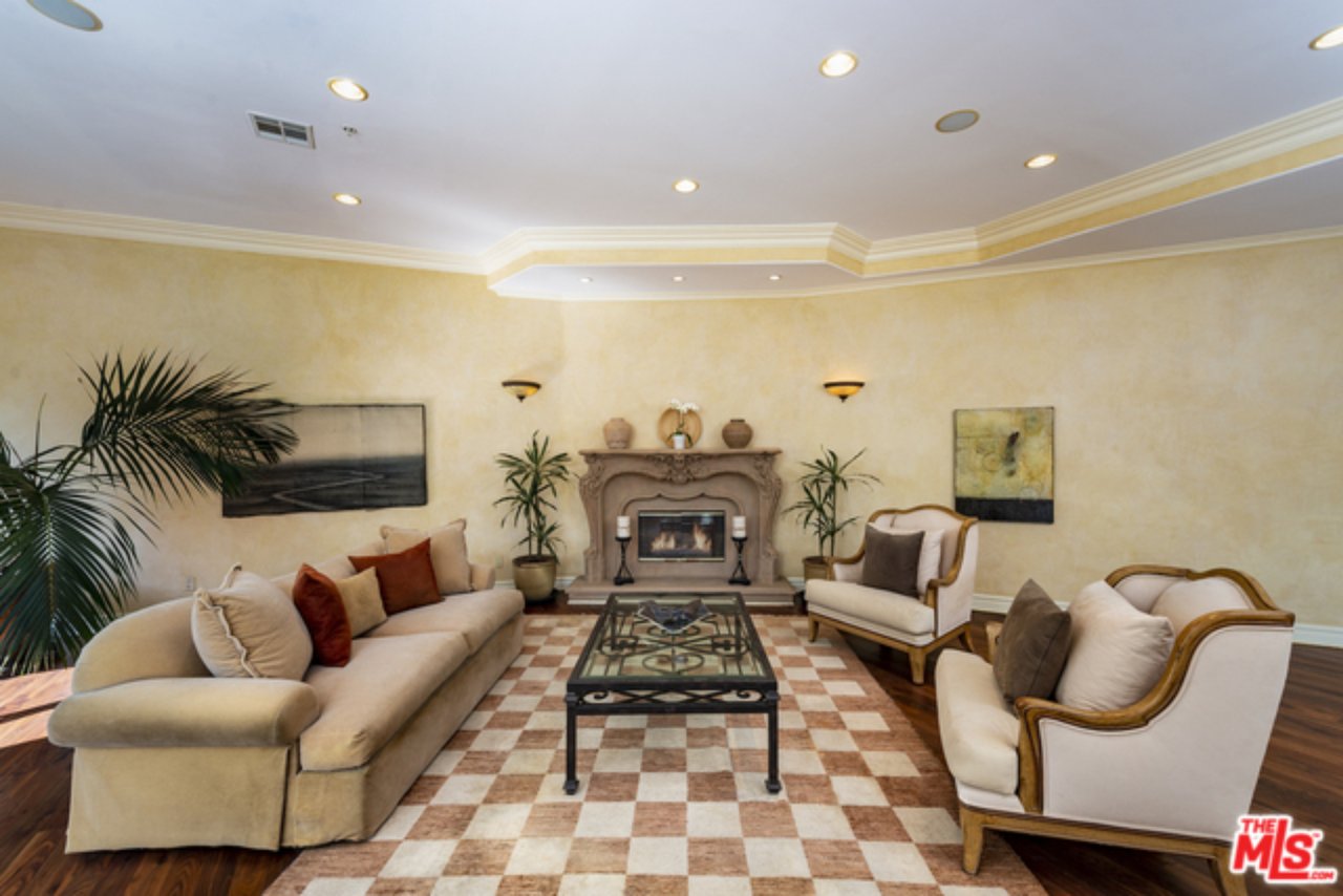 2636 La Cuesta Dr