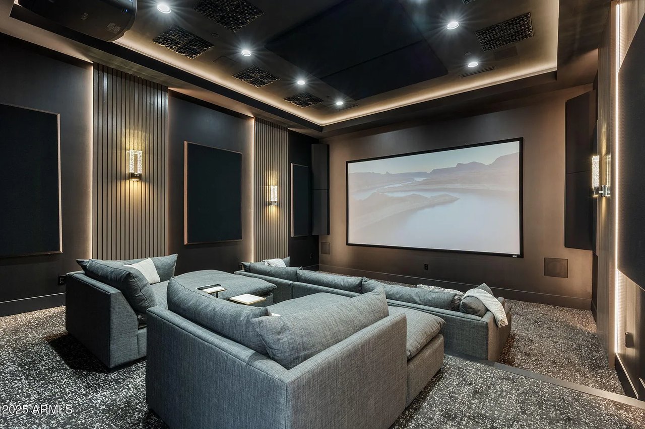 4534 E PEBBLE RIDGE Road