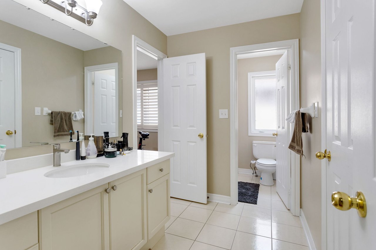 3137 Countess Crescent