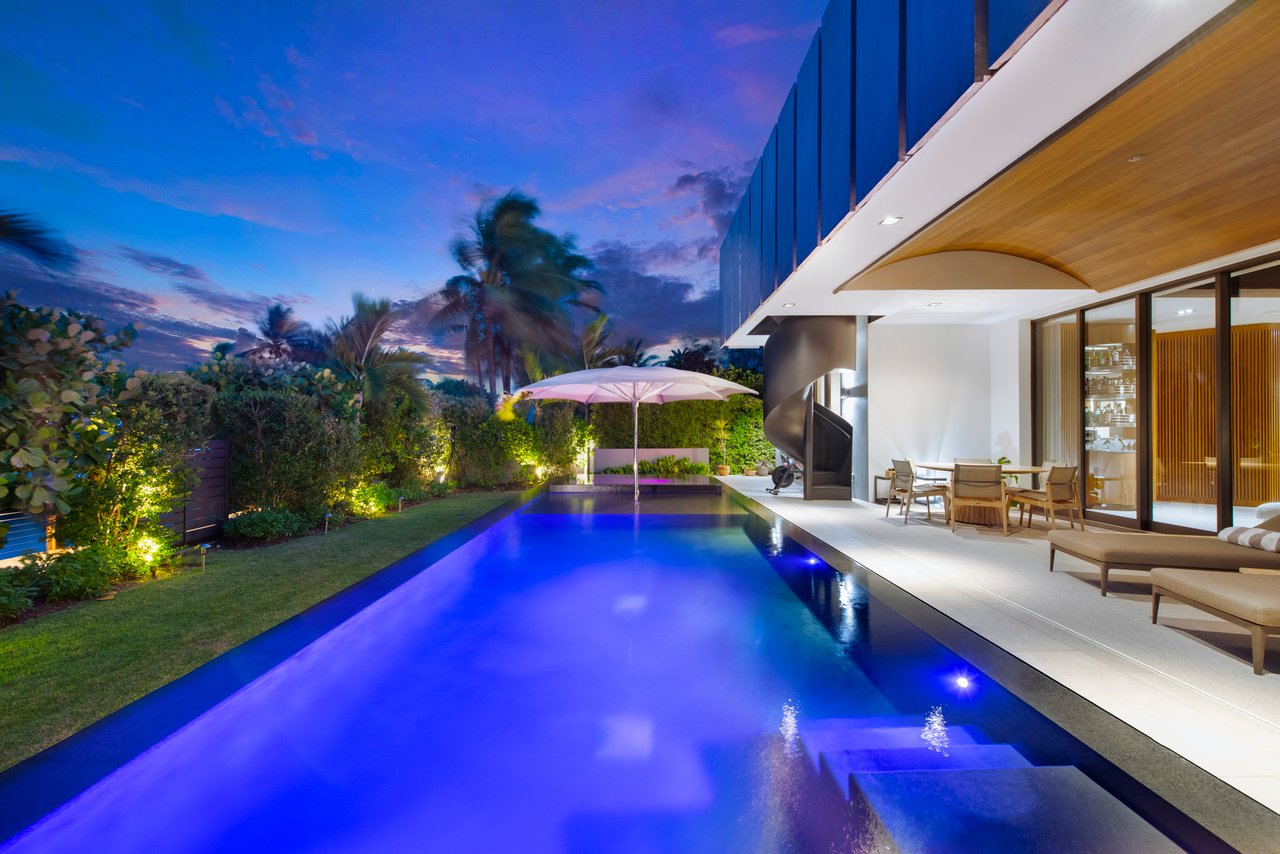 BISCAYNE POINT VILLA MOIRE