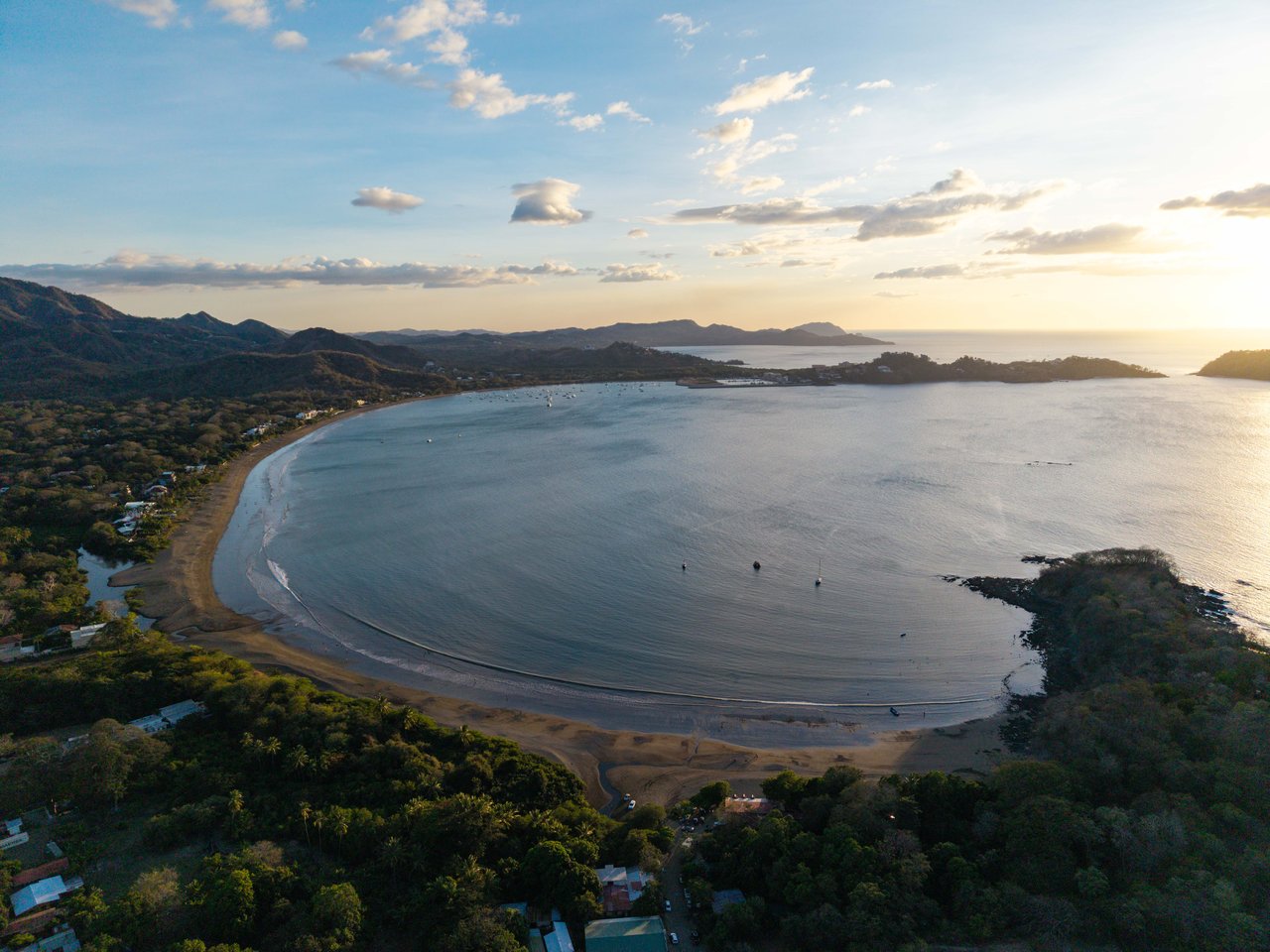 Reparito House | Turnkey Restaurant & Commercial Property for Sale