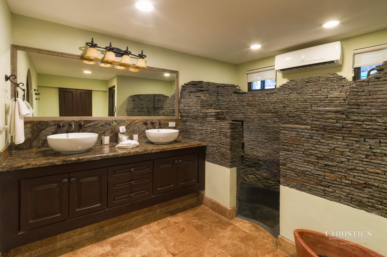 Casa Playa Bonita | Beachfront Luxury Estate in Playa Flamingo