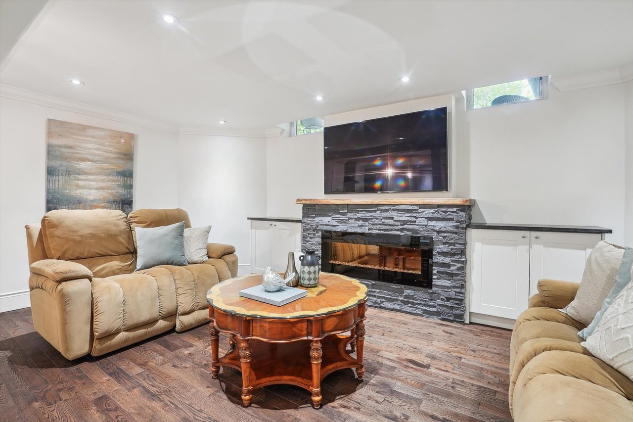 1662 Roundleaf Court