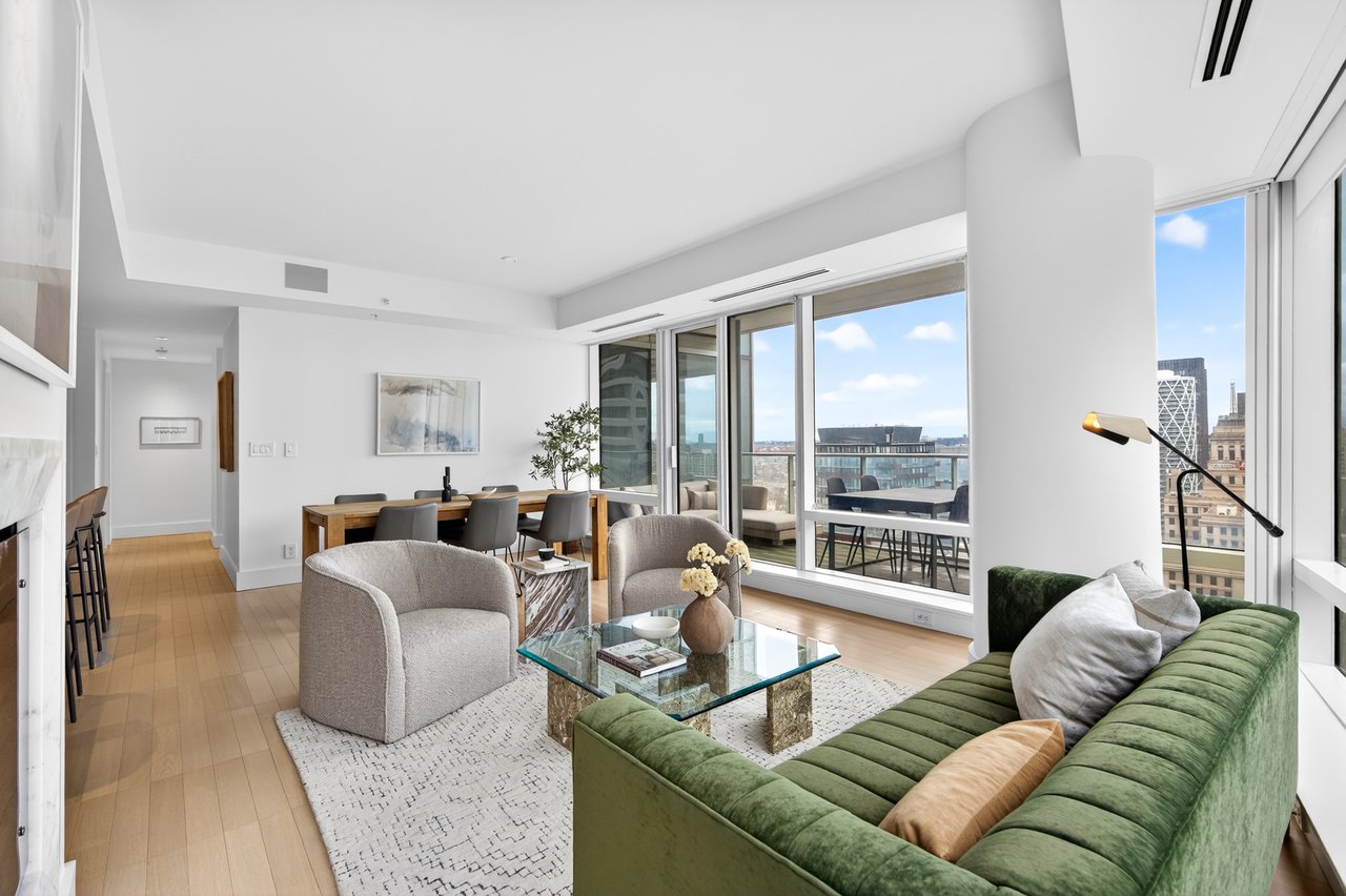 Suite 2806- 180 University Avenue