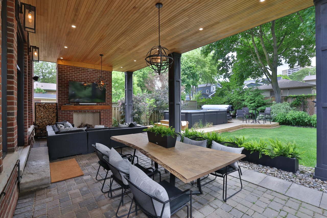 43 Mississauga Road S