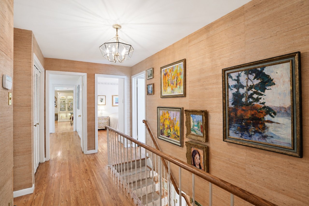 5052 Lakeshore Road, Burlington