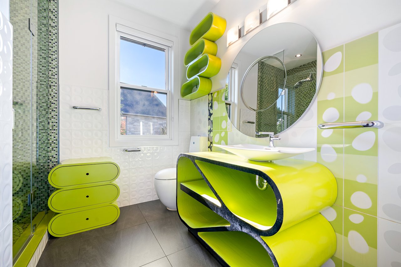  One-Of-A-Kind Residence 
