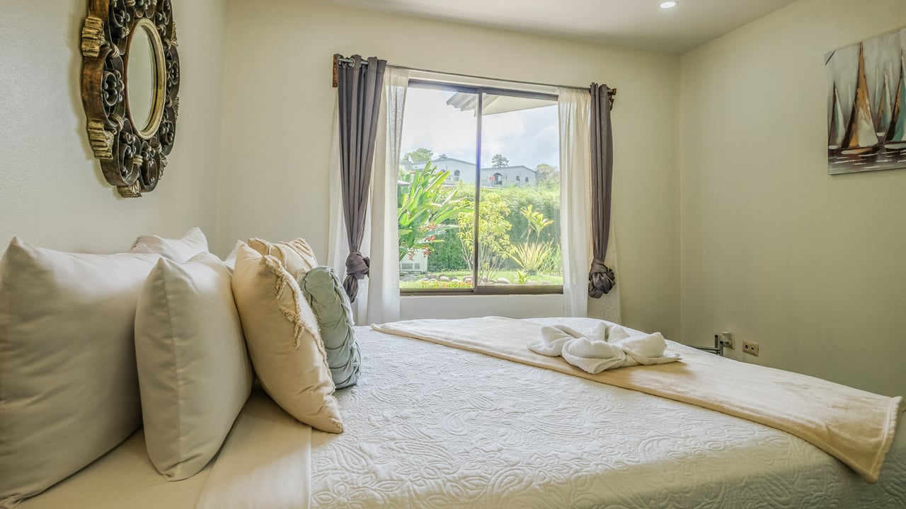 Tropical 3-Cabin Home with Pool and Gardens in the Heart of Uvita