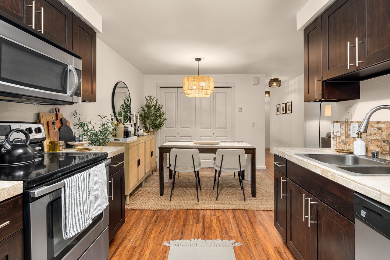 215 9th Street Unit: D102