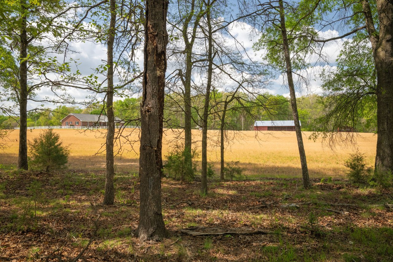 824 N Forest Hills School Rd