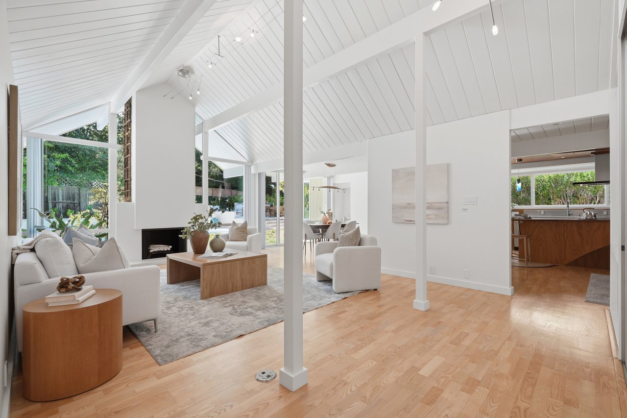 941 Eichler DR