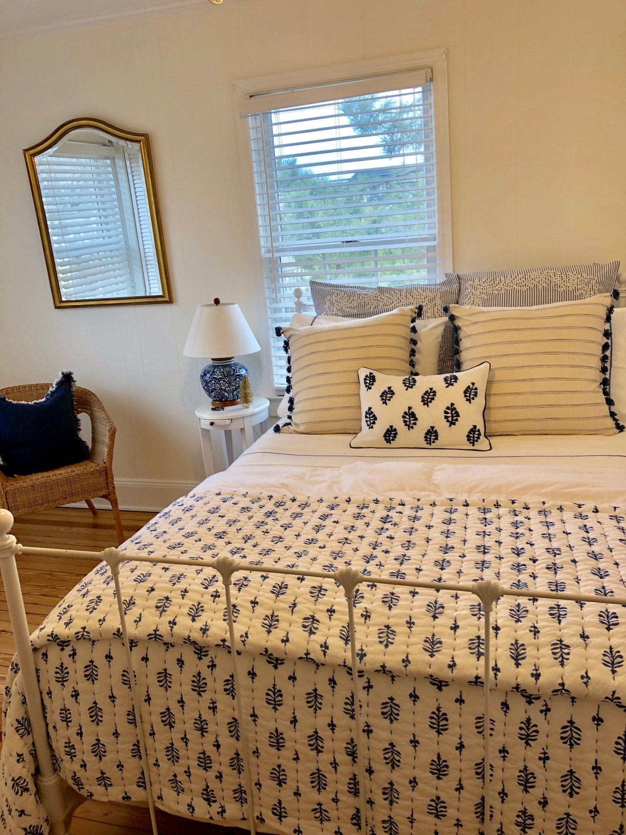 #344 Classic Bay Header