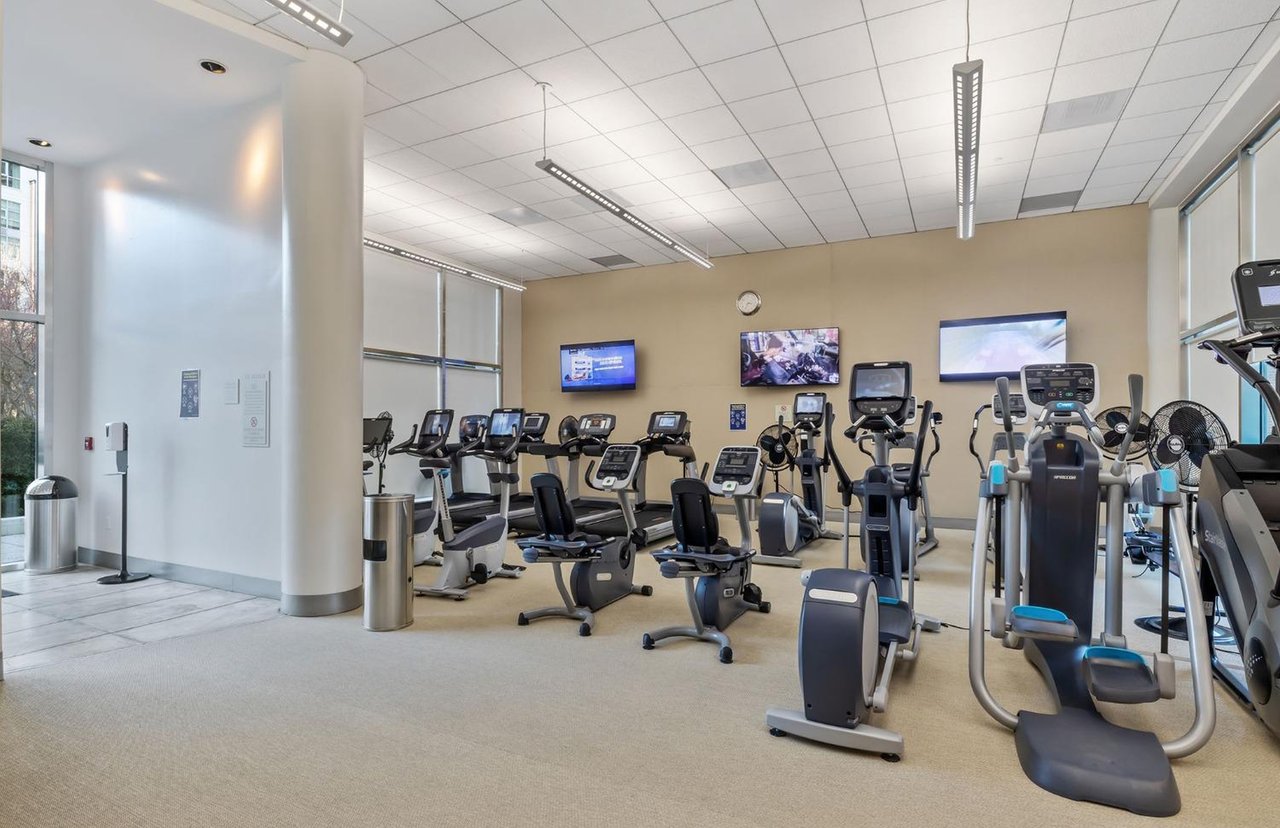 Elevated Corner with Downtown/Bay Views