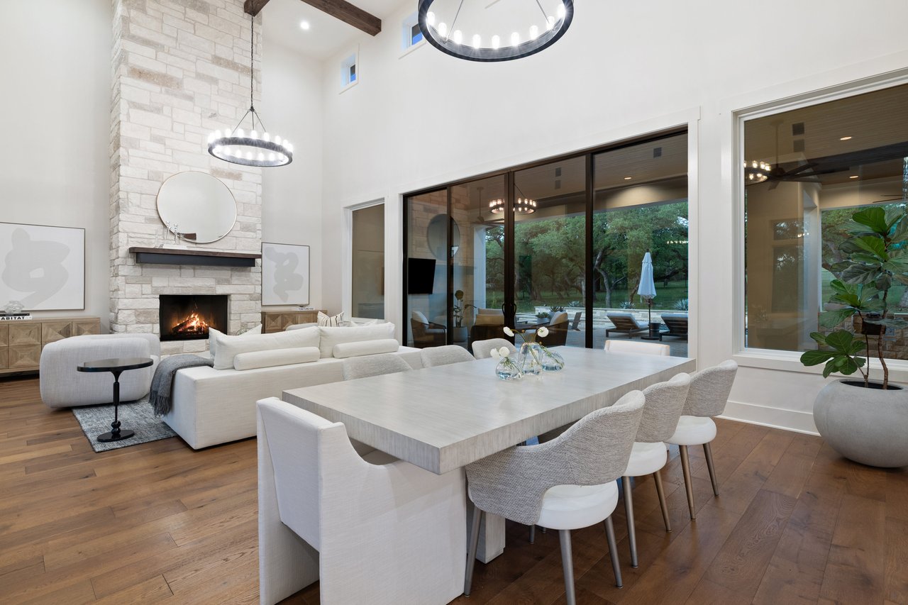 8325 Lakewood Ridge Cv