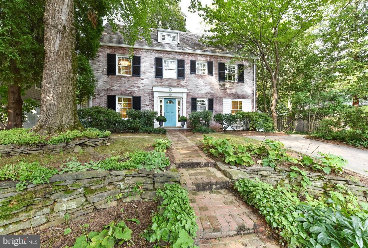 139 Hesketh St, Chevy Chase, MD 20815