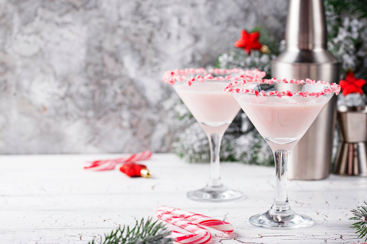 Festive Holiday Cocktails: Cheers to the Season 