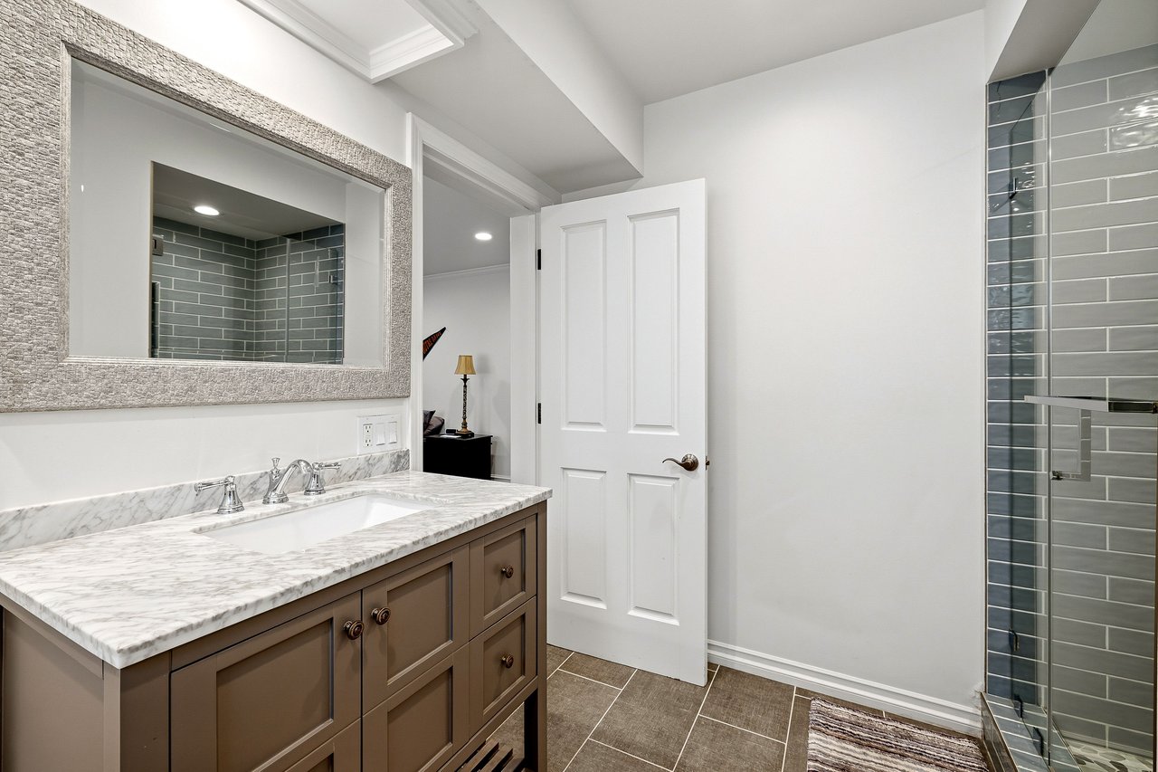 24317 Bridle Trail Rd