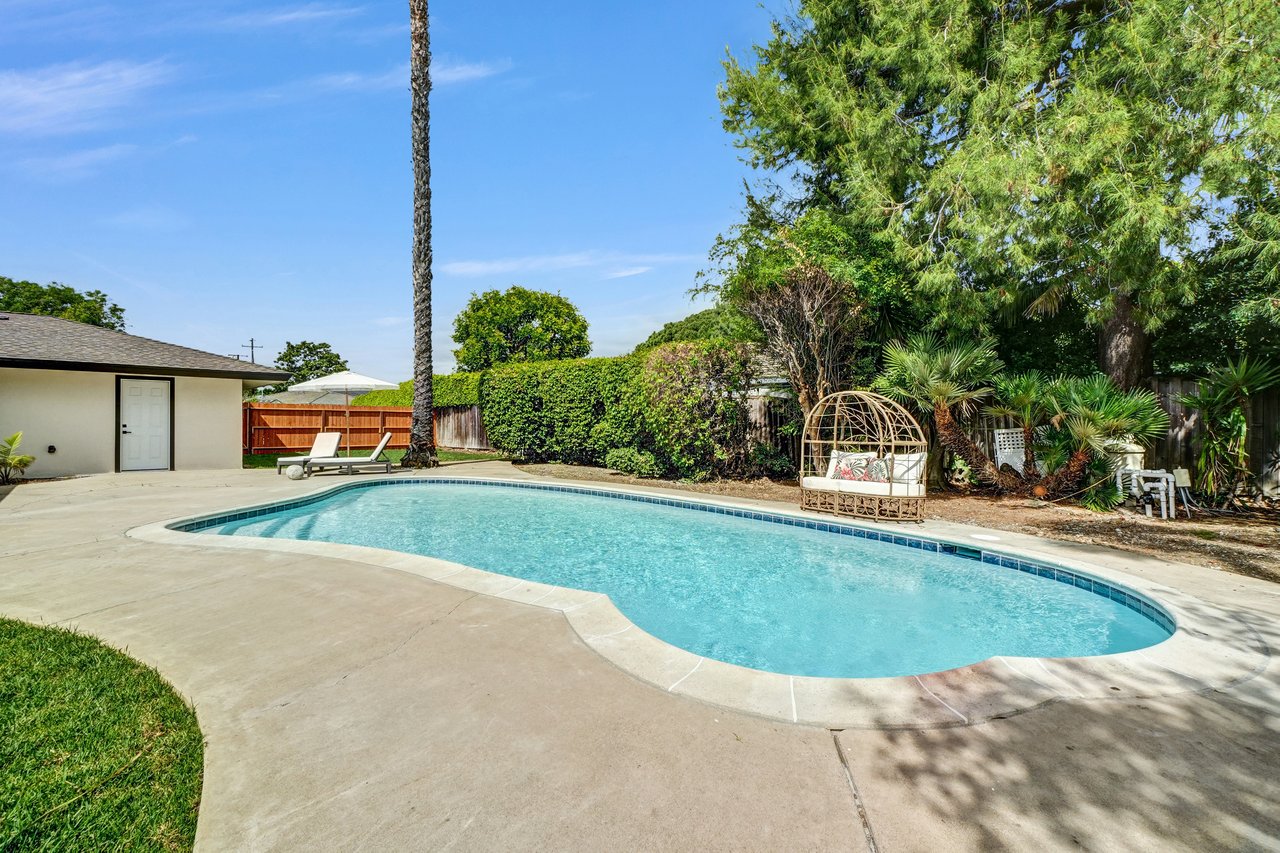 13382 Mount Hood Dr