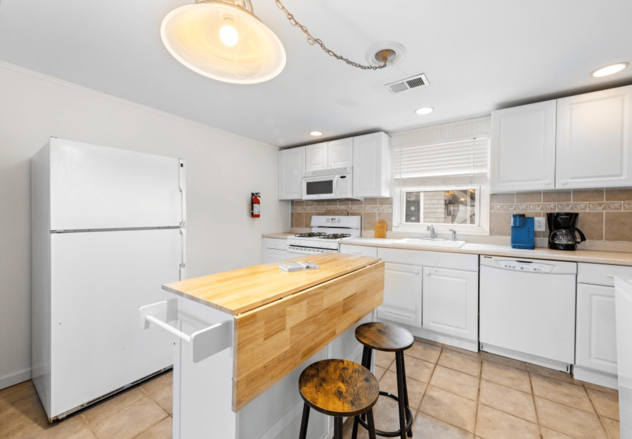 18 E Dupont Ave, Brant Beach (Top Floor)