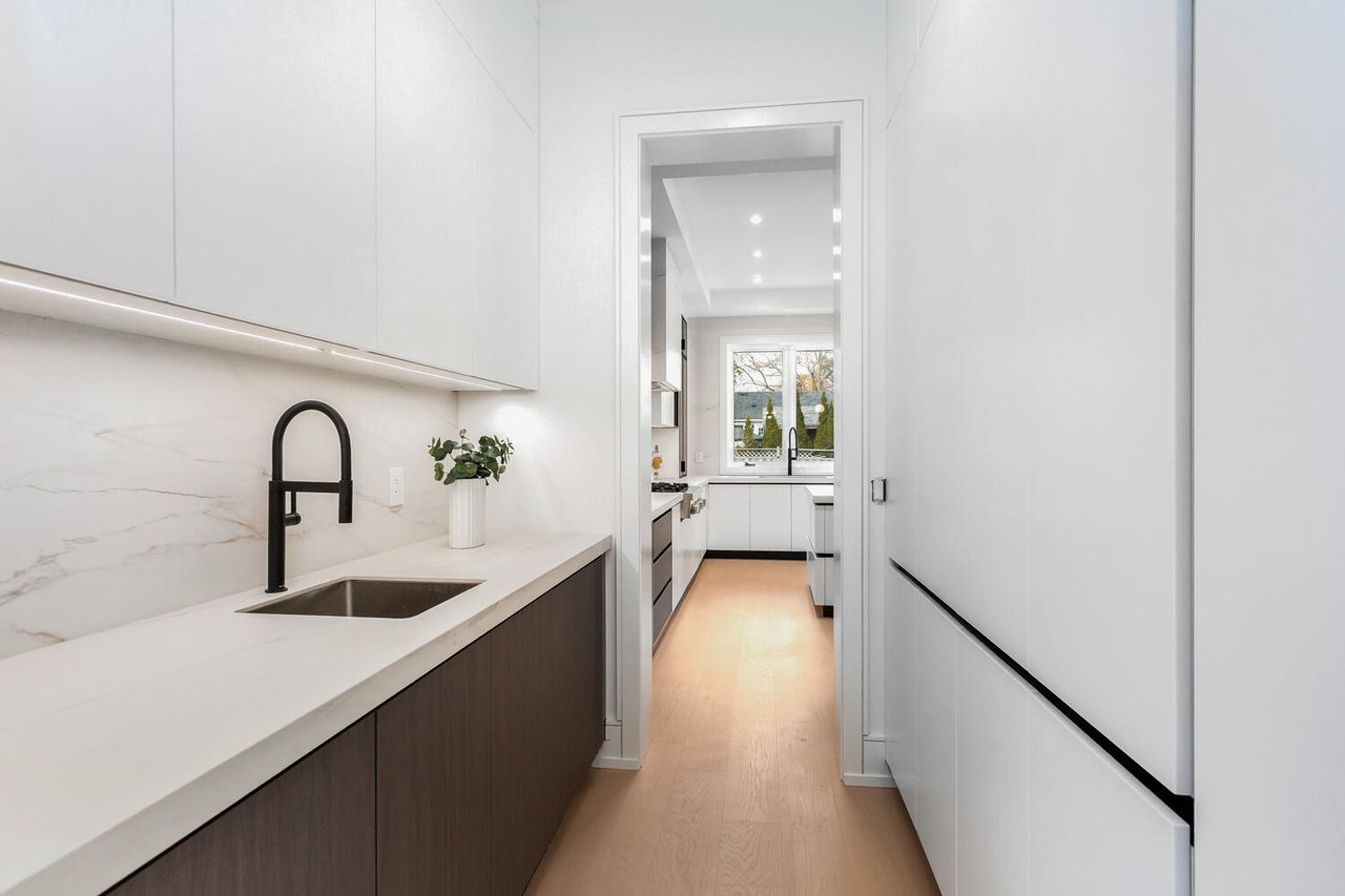 365 Jumna Ave, Mineola East