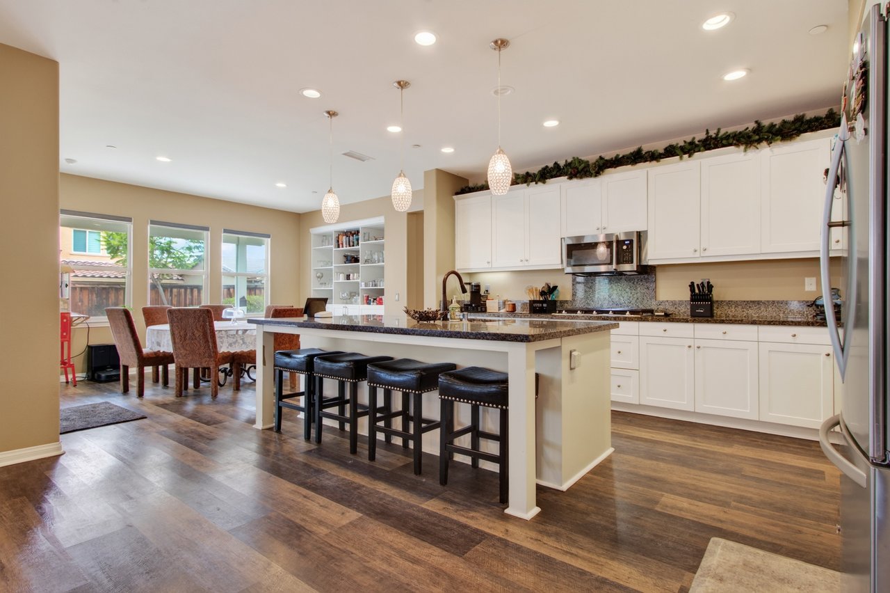 27867 Huron Ct