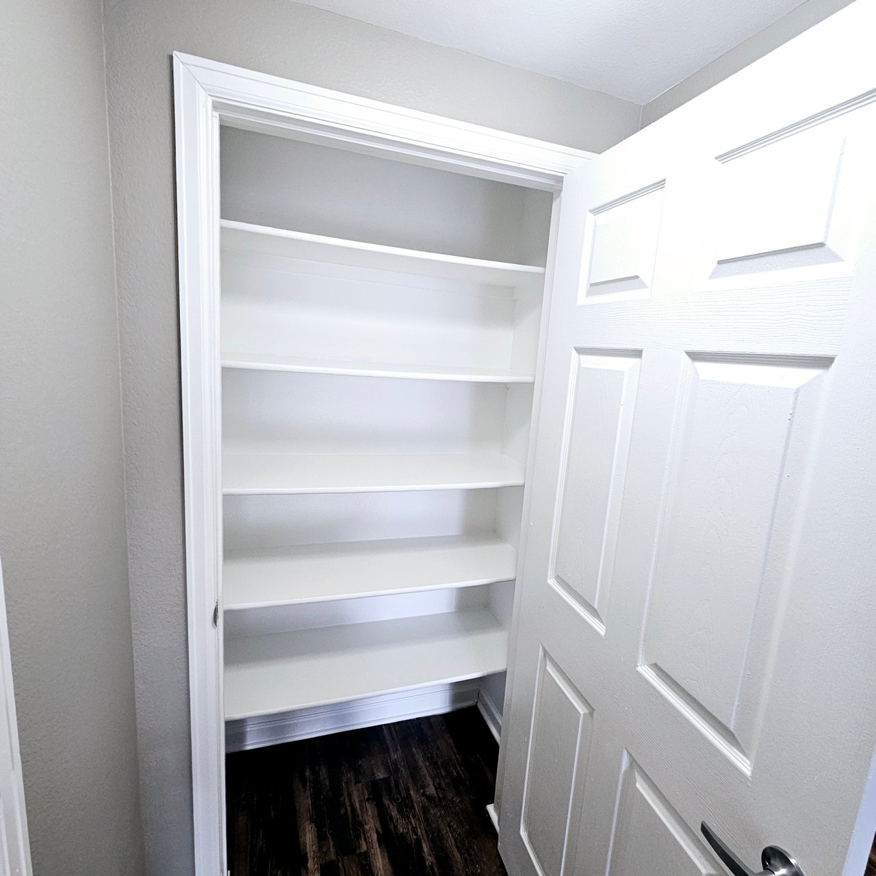 Studio 1 Bath Apartment with Garage included 