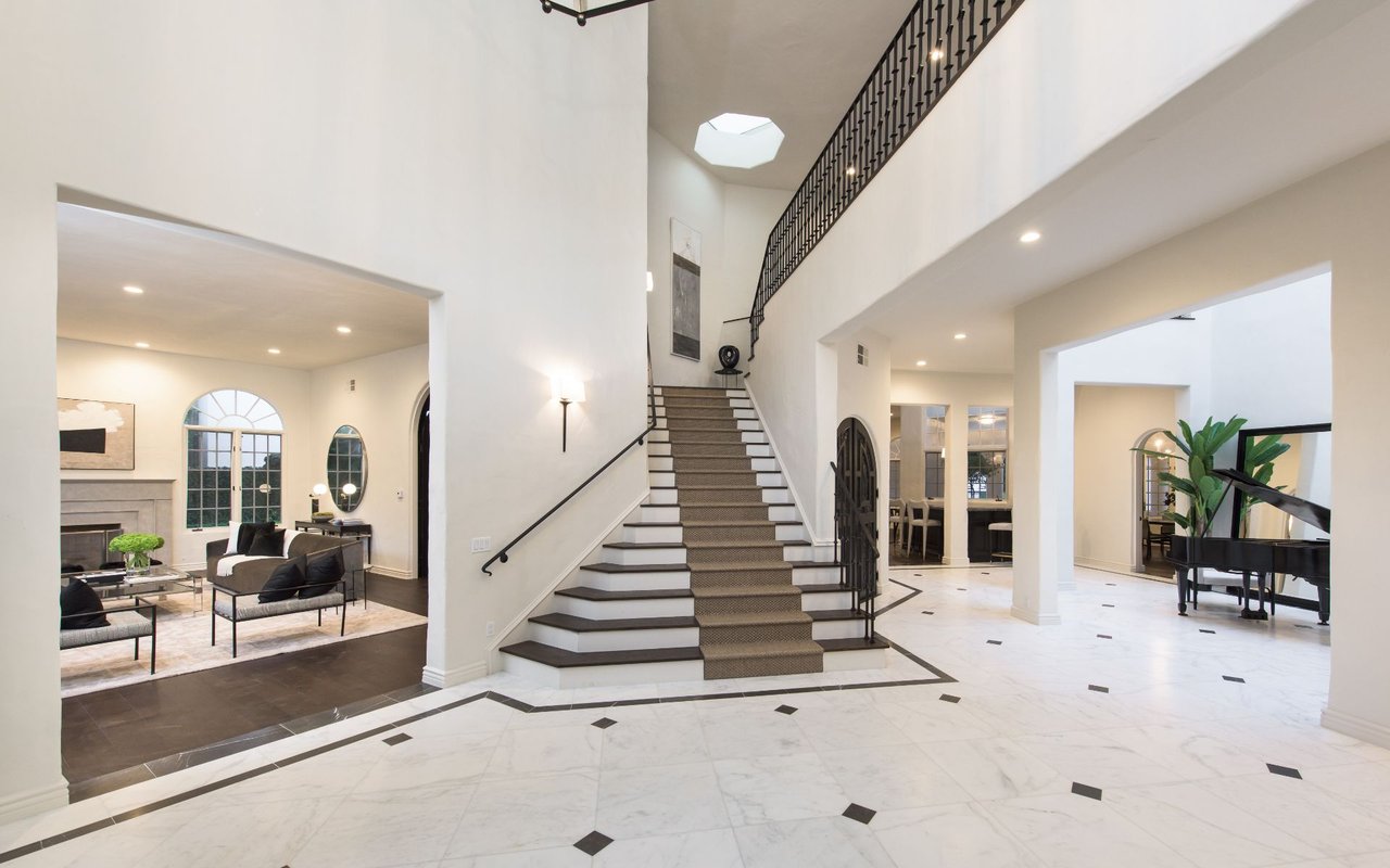 1275 Benedict Canyon Dr