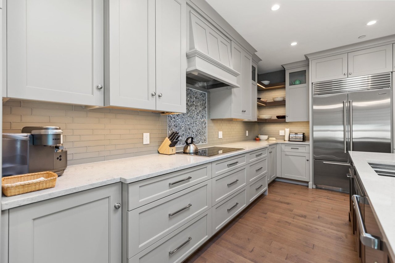 16 Atlantic Drive, Unit #: 16