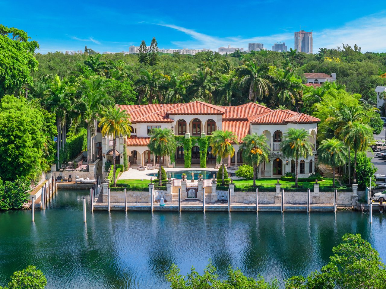 Edgewater Drive Estate