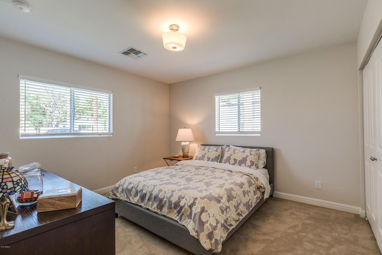 4009 E AVALON Dr